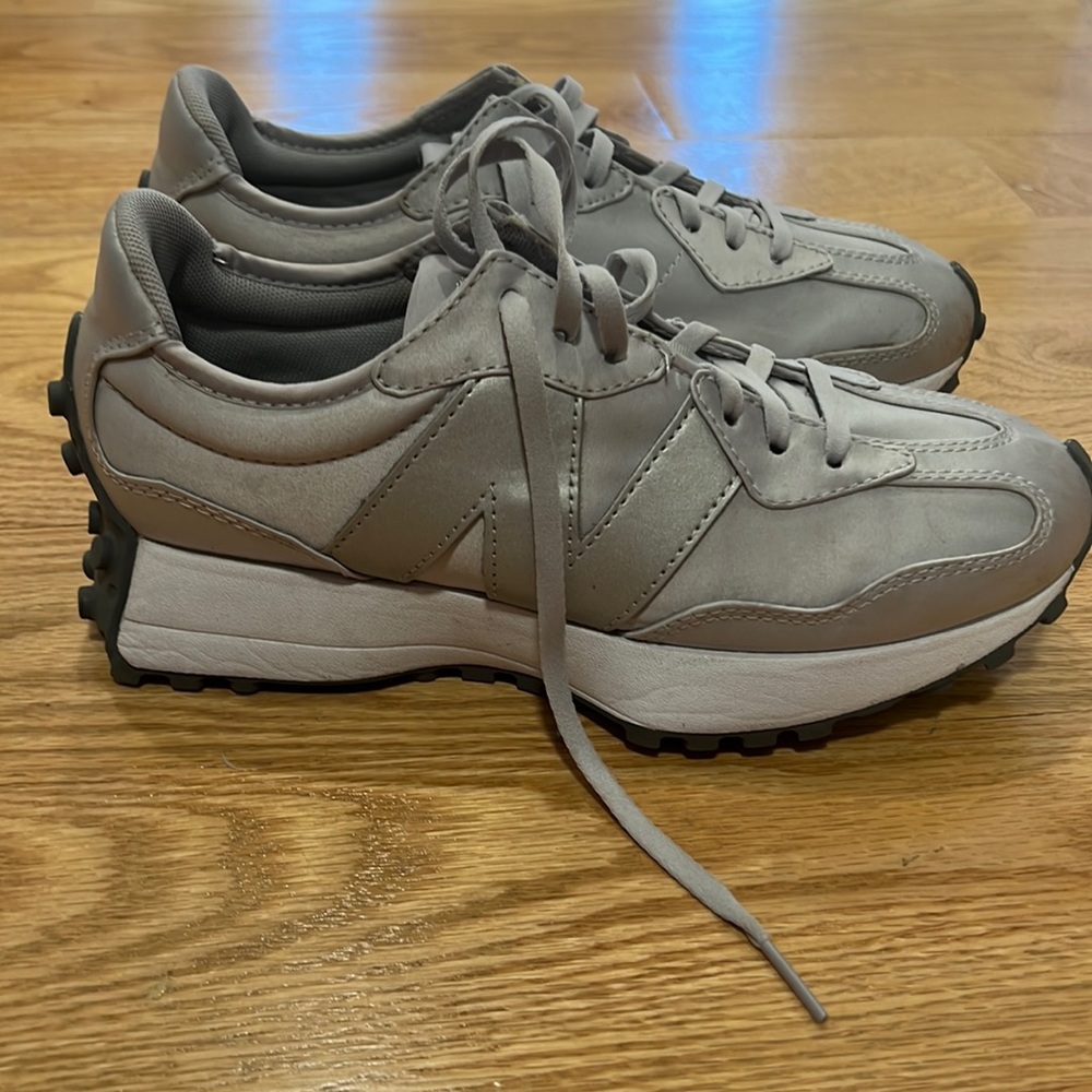 Gray new balance 327 size 7